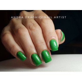 221 Green Grass Gel polish 8ml VICTORIA VYNN 2