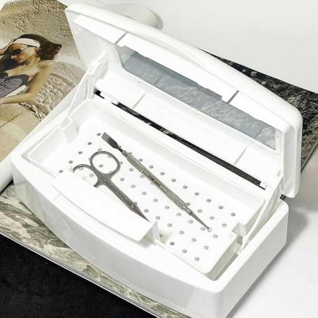 Desinfektionsbehälter mit Einsatz