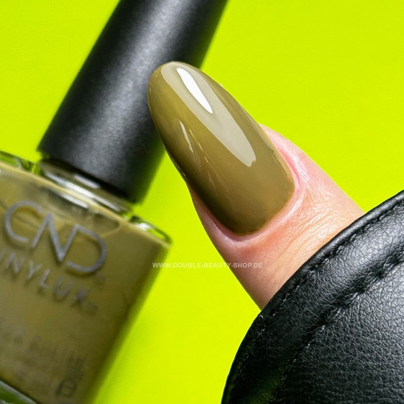 327 Cap & Gown - Nagellack 15ml CND VINYLUX