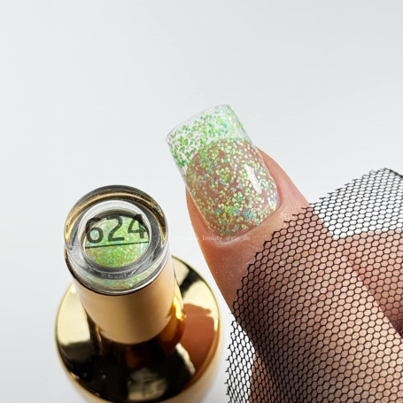 624 Optimism - UV Nagellack ohne Hema 8ml MAKEAR