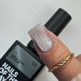 05 KOREAN CAT EYE - GEL POLISH 10ml NAILS OF THE DAY 2