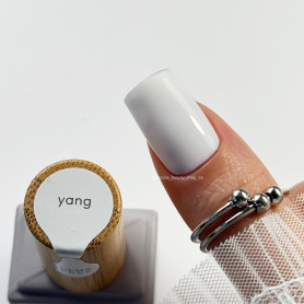 YANG - WEISS OHNE HEMA UV Nagellack 7ml ECLAIR 2